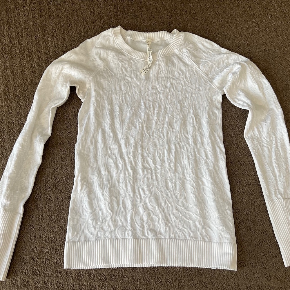 Women’s lulu long sleeve top size 6